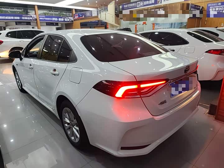 Фото 5 - Toyota Corolla