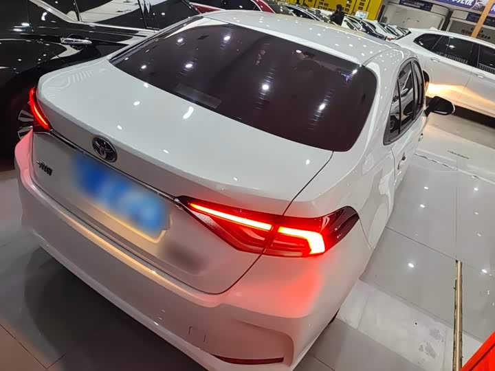 Фото 7 - Toyota Corolla