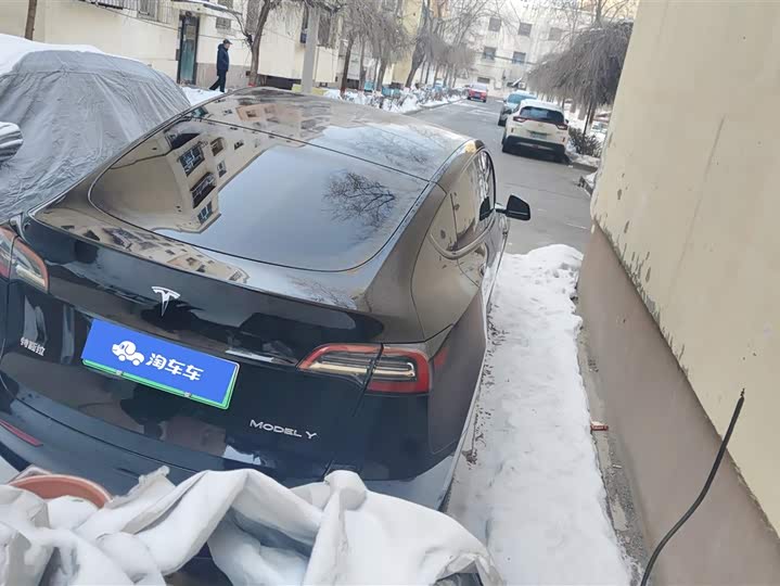 Фото 3 - Tesla Model Y