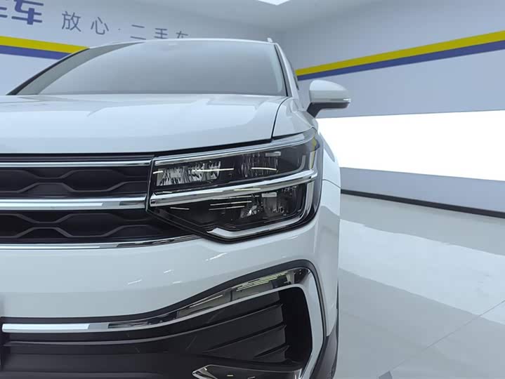 Фото 5 - Volkswagen Tharu