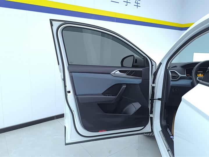 Фото 7 - Volkswagen Tharu