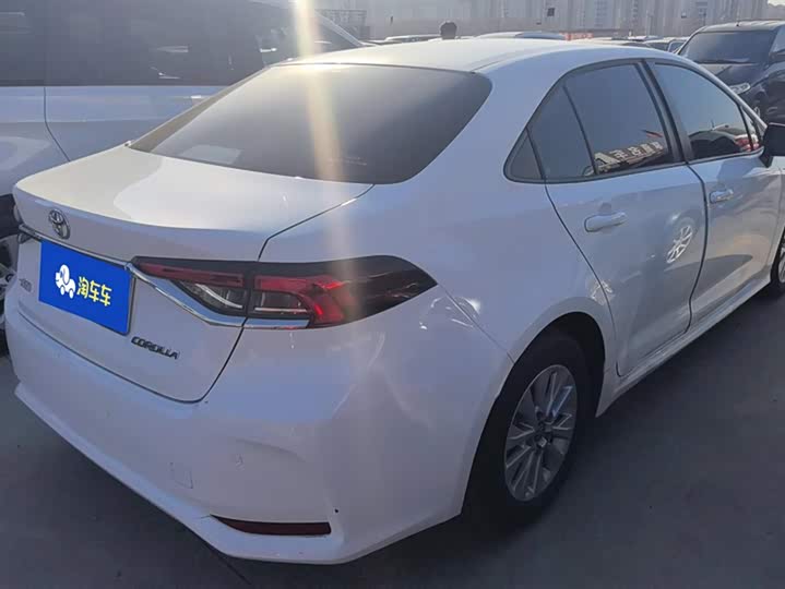 Фото 3 - Toyota Corolla