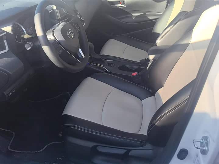 Фото 9 - Toyota Corolla