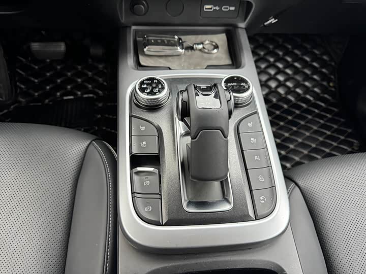 Фото 7 - Tank 300