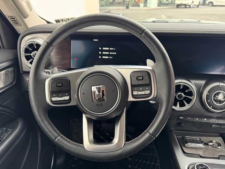 Фото 9 - Tank 300