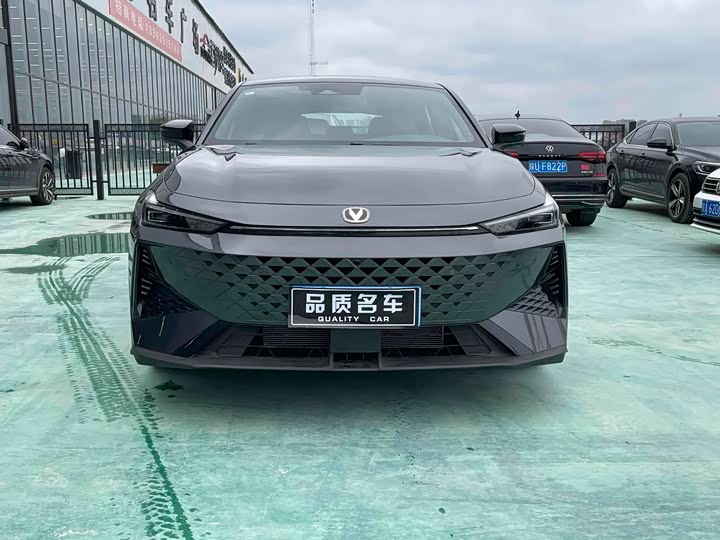 Фото 2 - Changan UNI-V