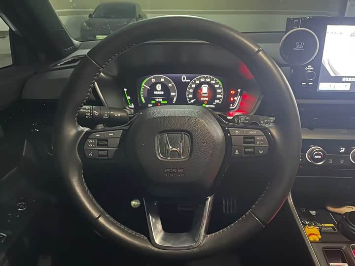 Фото 9 - Honda CR-V Hybrid