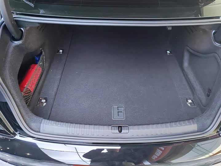 Фото 4 - Audi A6L