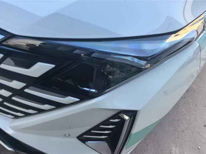 Фото 5 - Changan UNI-Z Hybrid