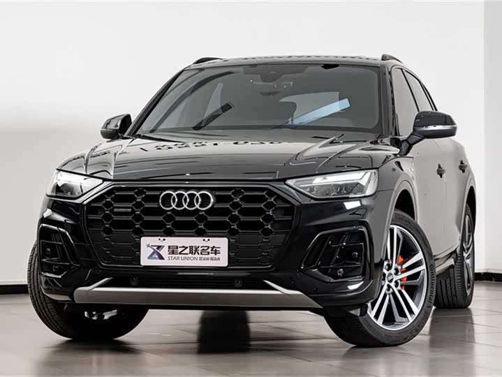 Фото 2 - Audi Q5L