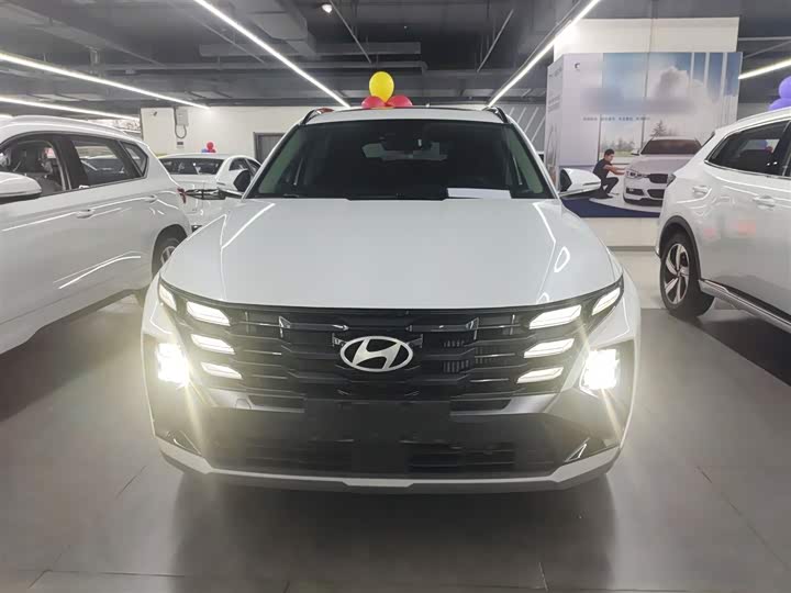 Фото 3 - Hyundai Tucson L