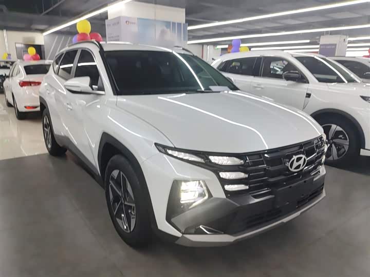 Фото 4 - Hyundai Tucson L