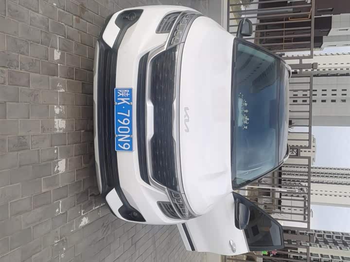 Фото 2 - Kia KX3