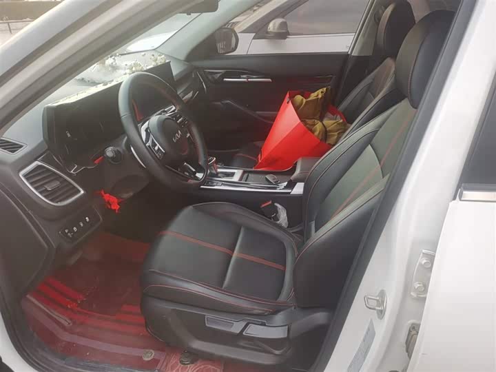 Фото 4 - Kia KX3