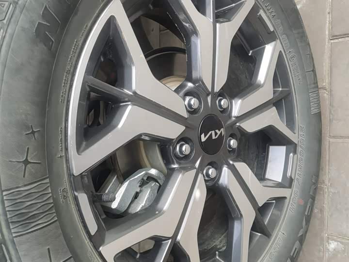 Фото 8 - Kia KX3