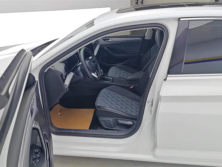 Фото 9 - Volkswagen Sagitar L