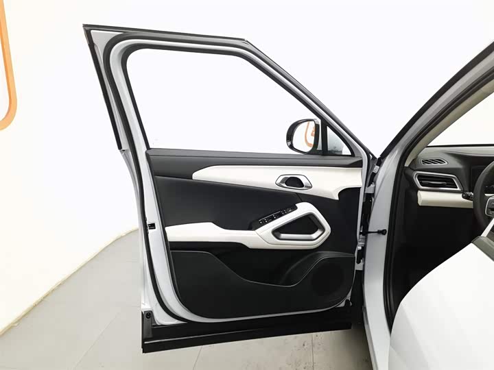 Фото 8 - BYD Yuan Up