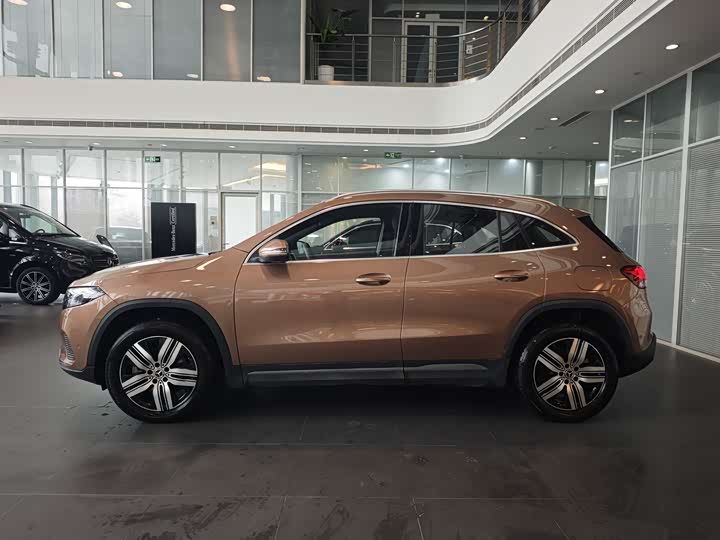 Фото 8 - Mercedes-Benz EQA