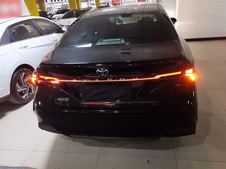 Фото 6 - Toyota Avalon