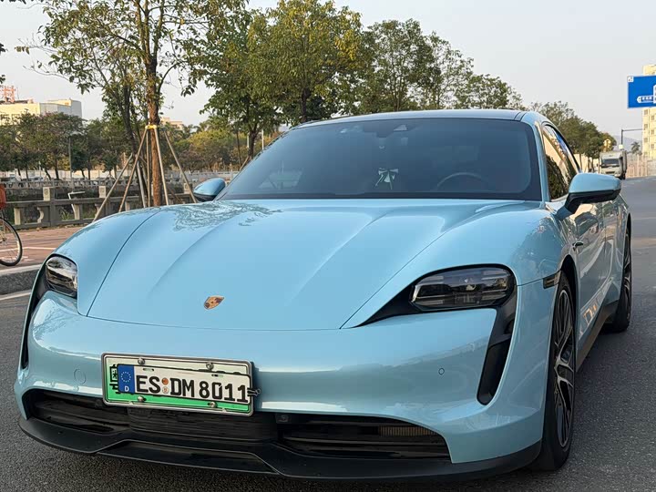 Фото 1 - Porsche Taycan