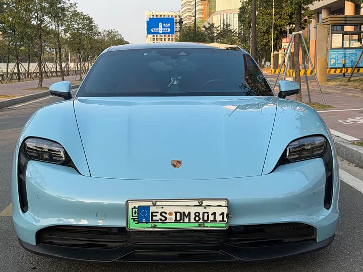 Фото 2 - Porsche Taycan