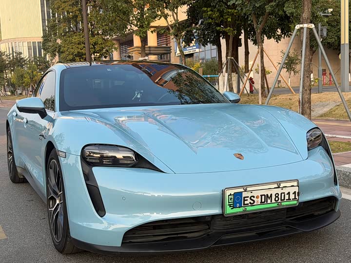 Фото 3 - Porsche Taycan