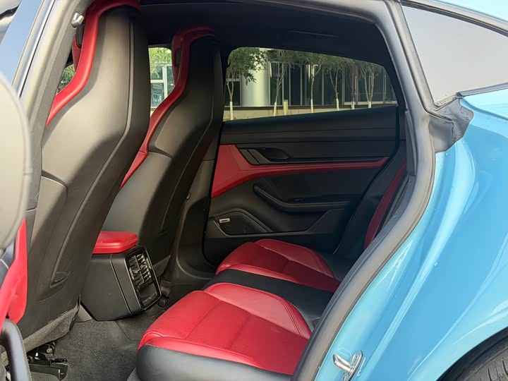 Фото 7 - Porsche Taycan