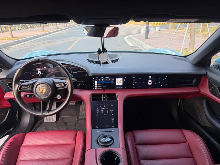 Фото 8 - Porsche Taycan