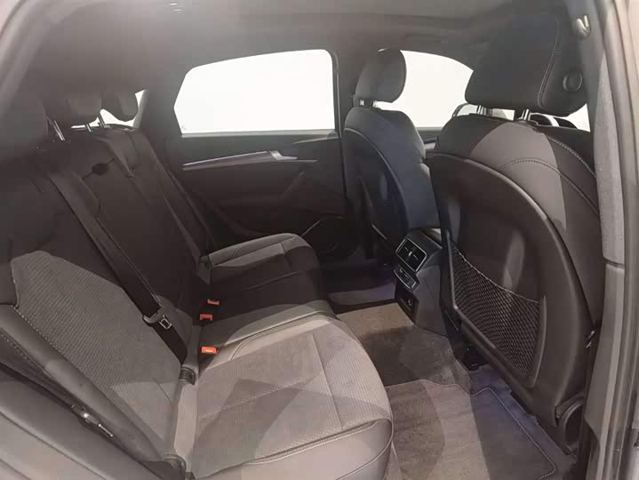 Фото 8 - Audi Q5L Sportback