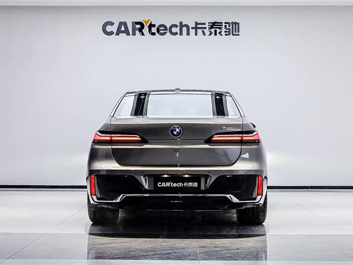 Фото 5 - BMW 7 Series