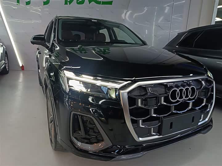 Фото 4 - Audi Q7