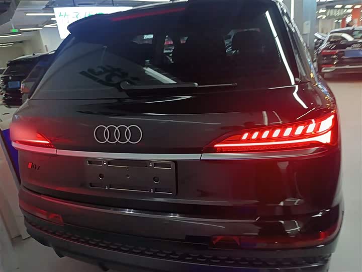 Фото 6 - Audi Q7