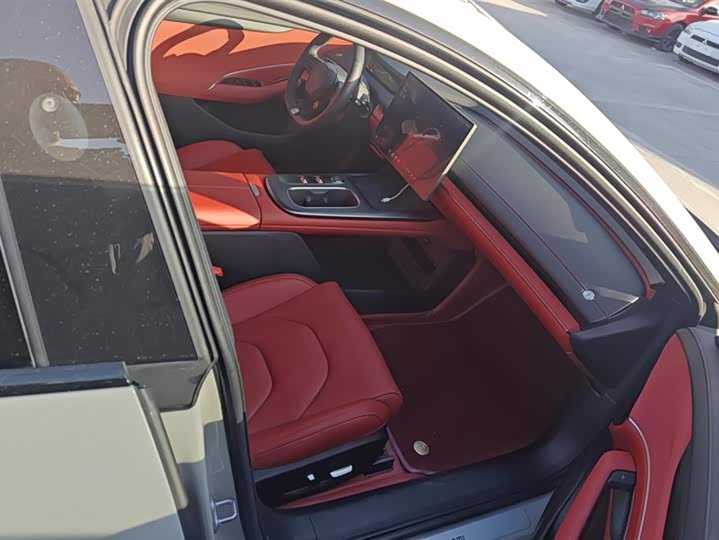 Фото 8 - Xiaomi SU7