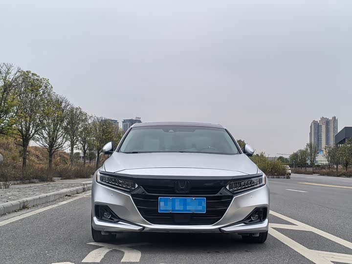 Фото 2 - Honda Accord