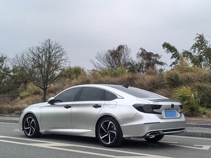 Фото 4 - Honda Accord