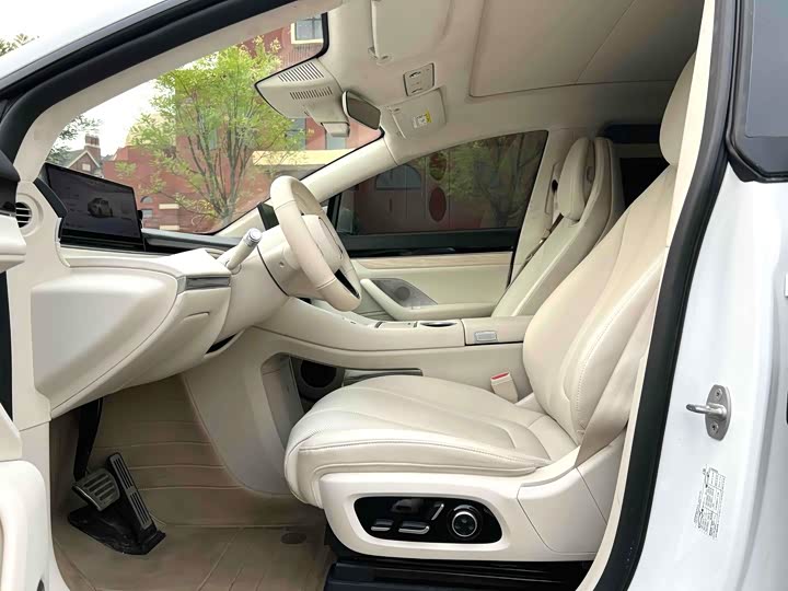 Фото 4 - Luxeed R7