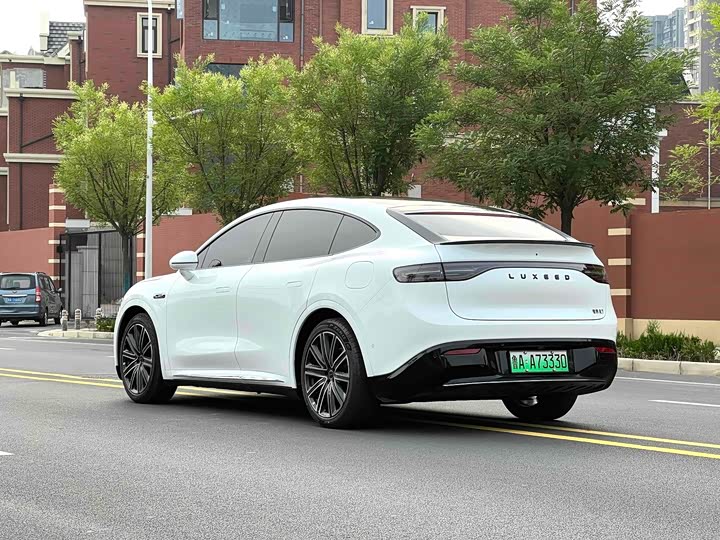 Фото 7 - Luxeed R7