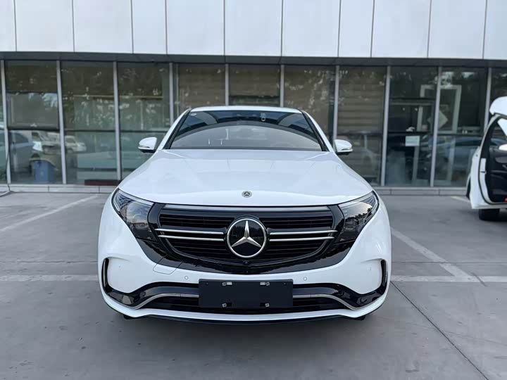 Фото 2 - Mercedes-Benz EQC