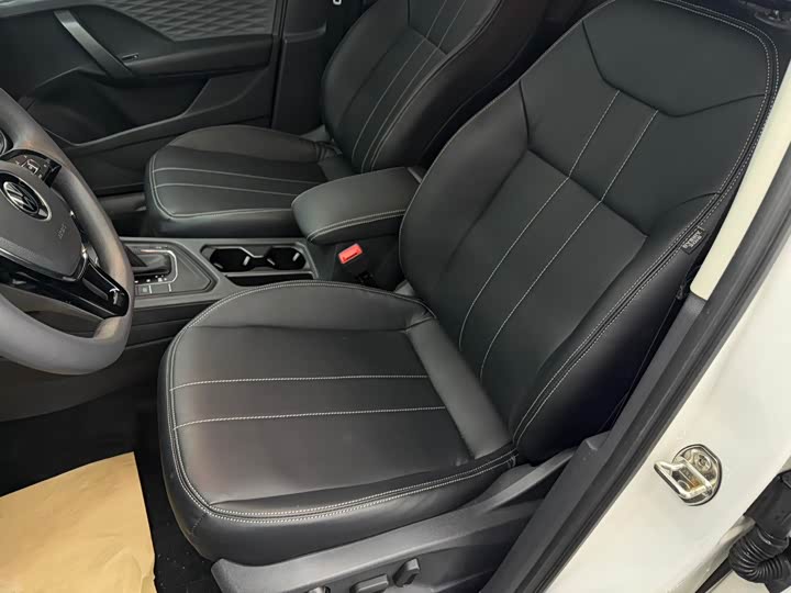 Фото 6 - Volkswagen Tharu