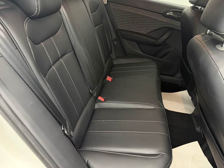 Фото 9 - Volkswagen Tharu