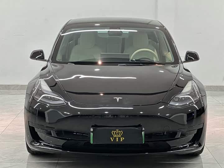 Фото 2 - Tesla Model 3