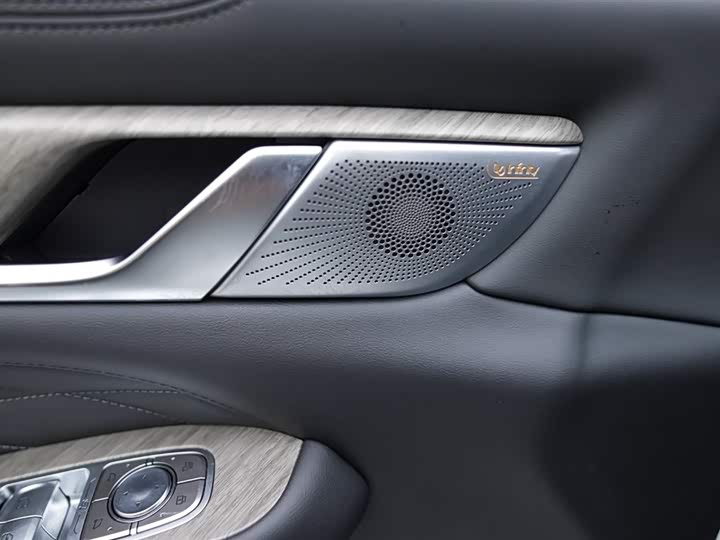 Фото 6 - Tank 500 Hybrid