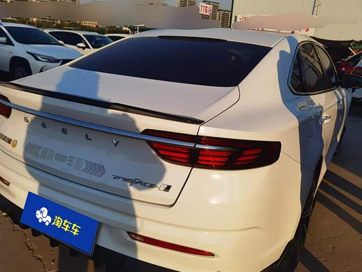 Фото 3 - Geely Preface