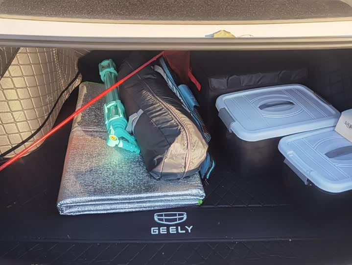 Фото 4 - Geely Preface