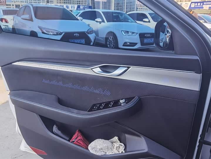 Фото 7 - Geely Preface