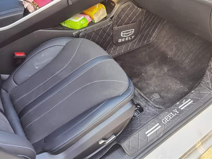 Фото 8 - Geely Preface