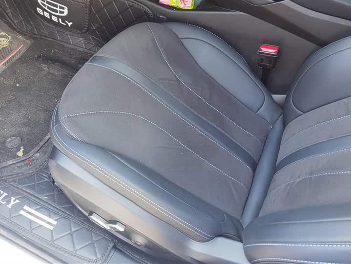 Фото 9 - Geely Preface