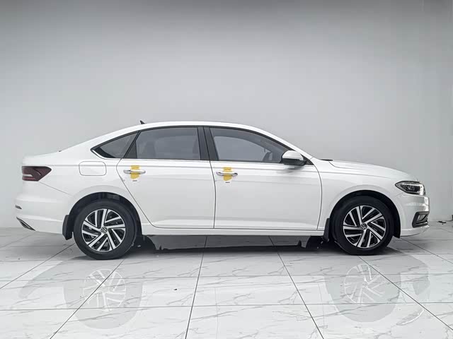 Фото 2 - Volkswagen Lavida