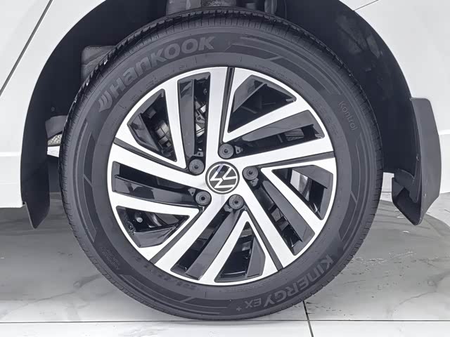 Фото 9 - Volkswagen Lavida