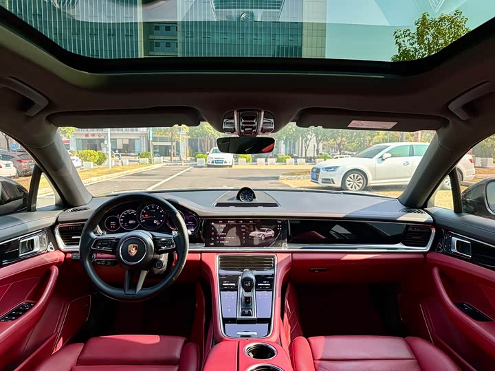 Фото 7 - Porsche Panamera